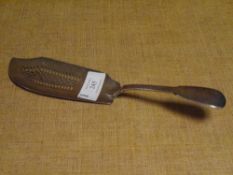 A George III silver fish slice, London 1804, fiddle pattern 5.1 troy ounces