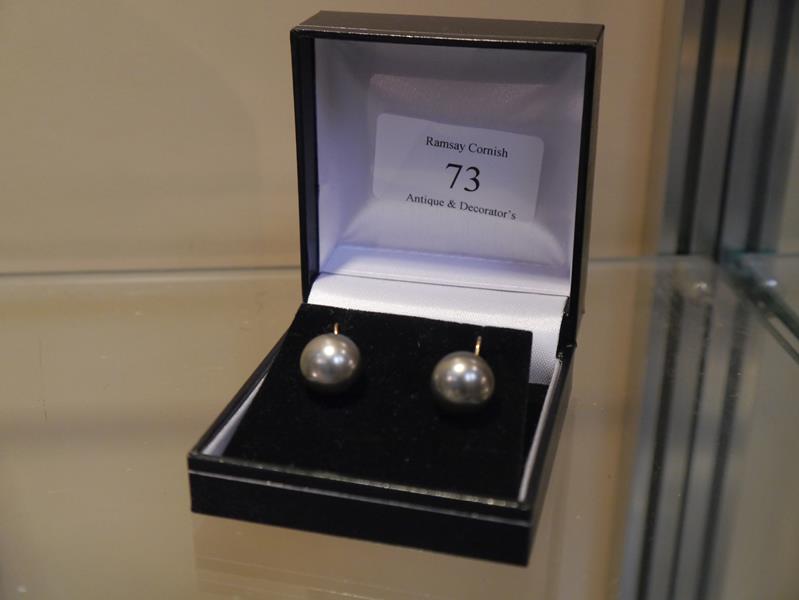 Pair of 9ct gold grey and white cultured pearl double sided earrings, post fitting.