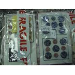 Fifteen sheets of mid-20th century fashion buttons (some in original packaging), shell, horn and