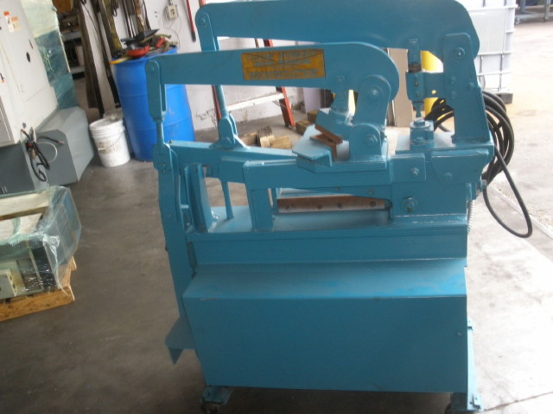 Dvorak Hydraulic IronWorker Model 3138H - Image 4 of 6