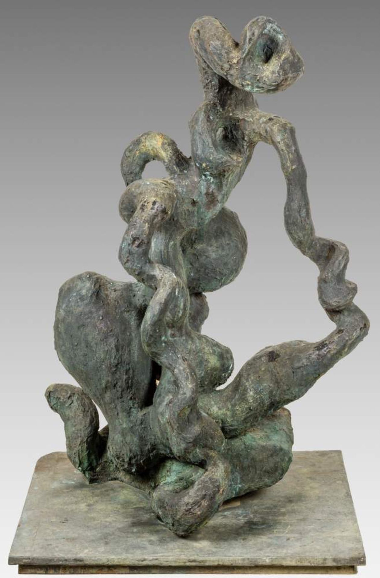 Oswald Oberhuber * (Meran 1931 geb.)  (ohne Titel)  Bronze, patiniert 120 x 76 x 63,5 cm 1949