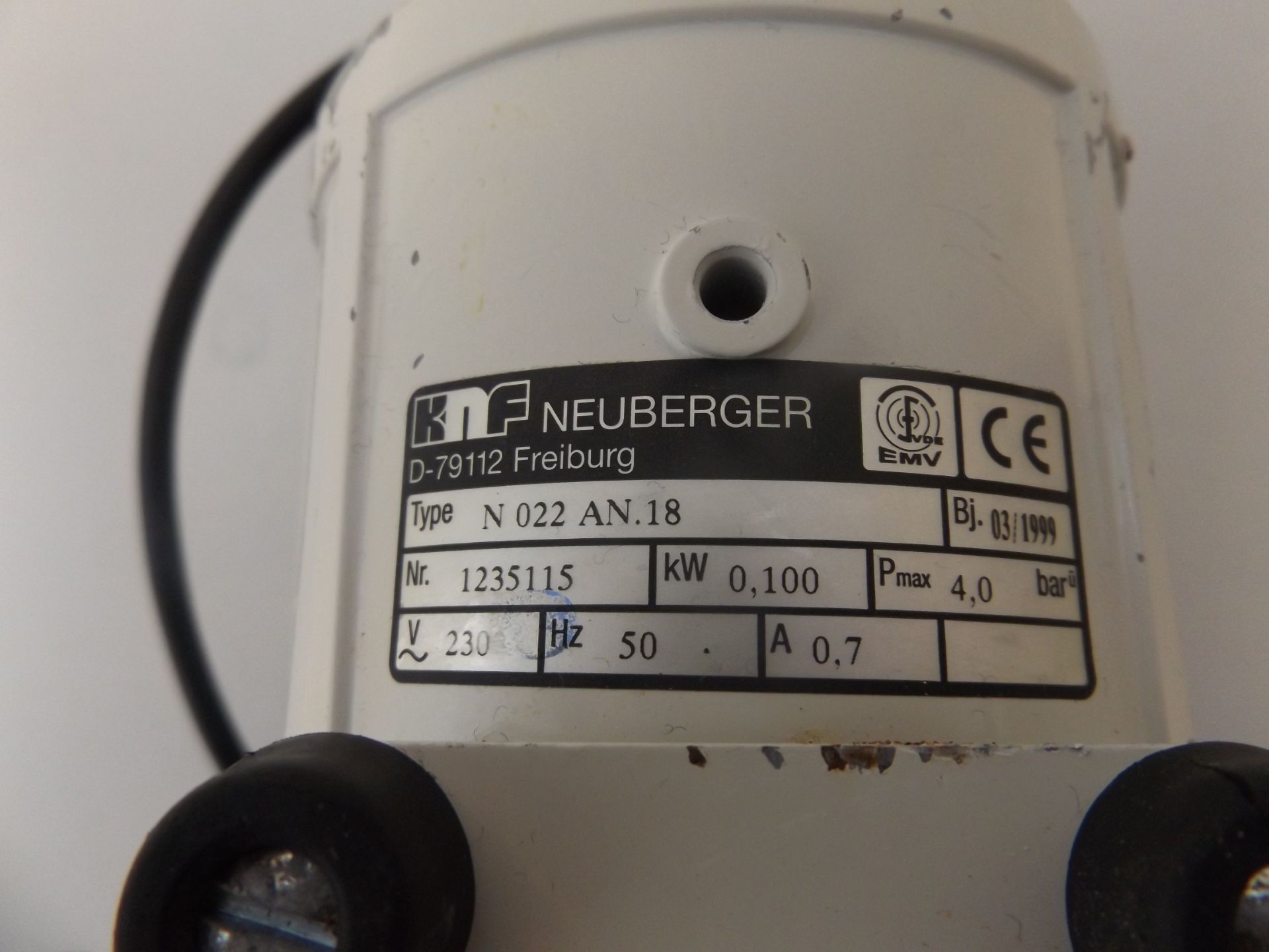 KNF Neuberger D-7922 Vacuum Pump - Image 4 of 4