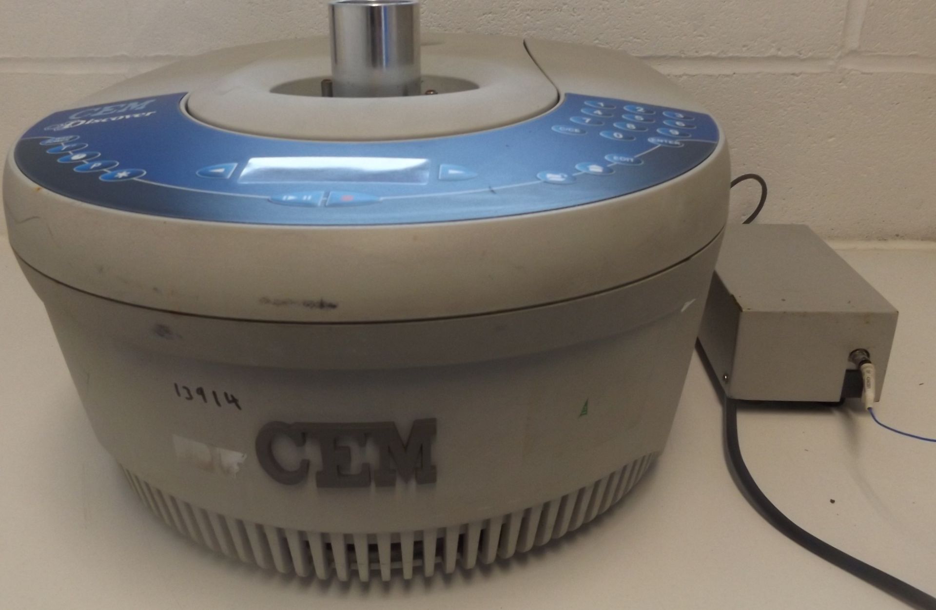 CEM Discover Microwave Synthesis System - Image 2 of 4
