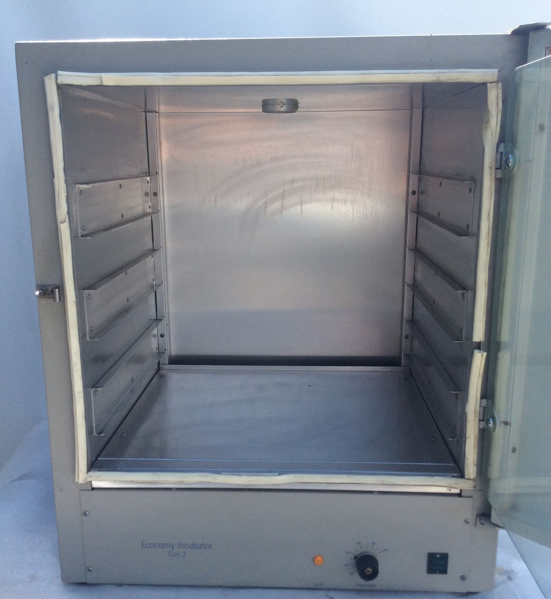 Gallenkamp Size 2 Incubator - Image 2 of 6