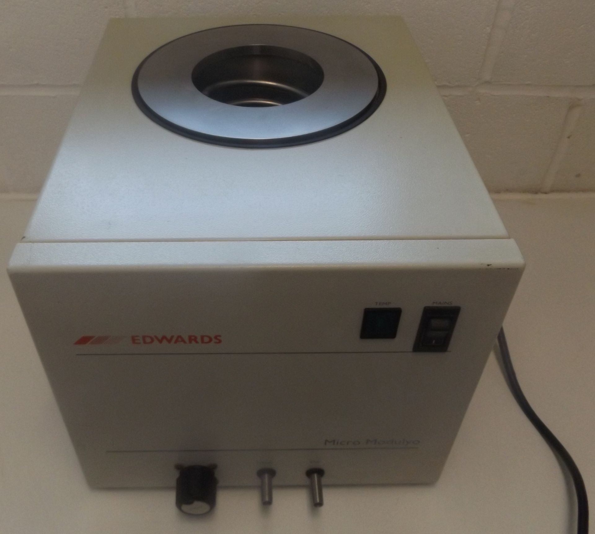 Edwards Micro Modulyo Freeze Dryer Benchtop - Image 2 of 5