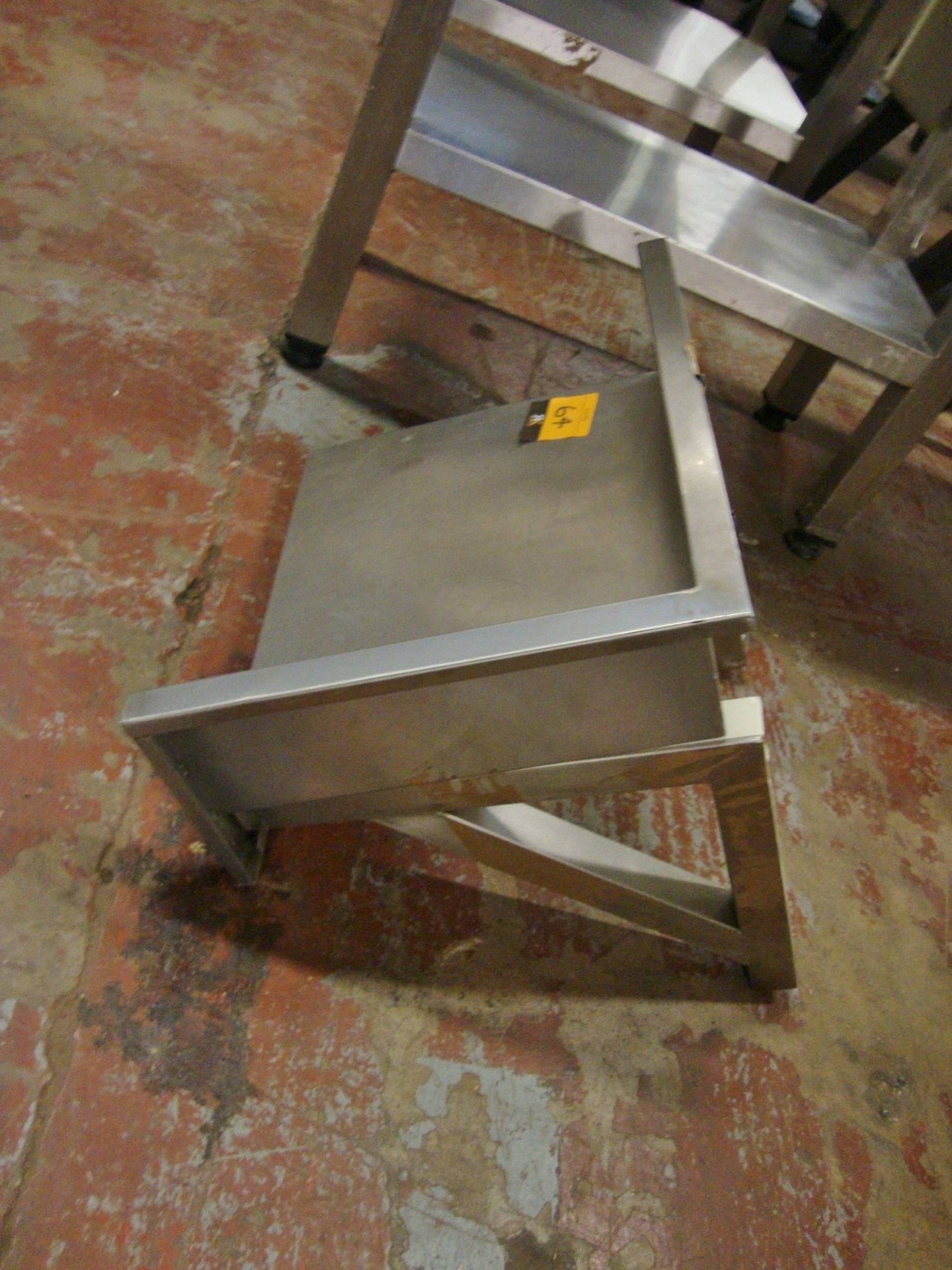 Stainless steel wall-mountable compact shelf with lips on 2 sides, the usable part of the shelf - Image 2 of 2