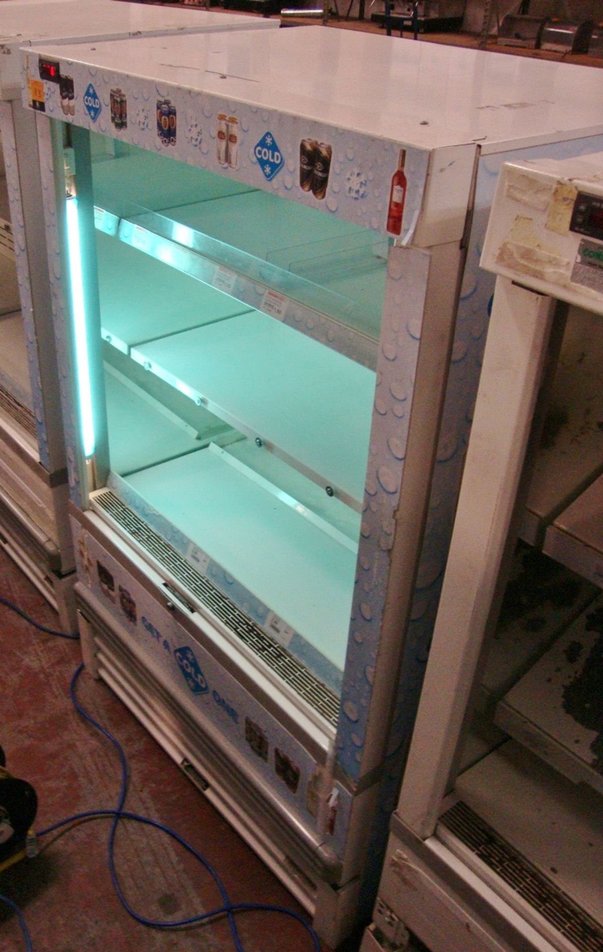 Verco type C980 open front display chiller/fridge - Image 2 of 4