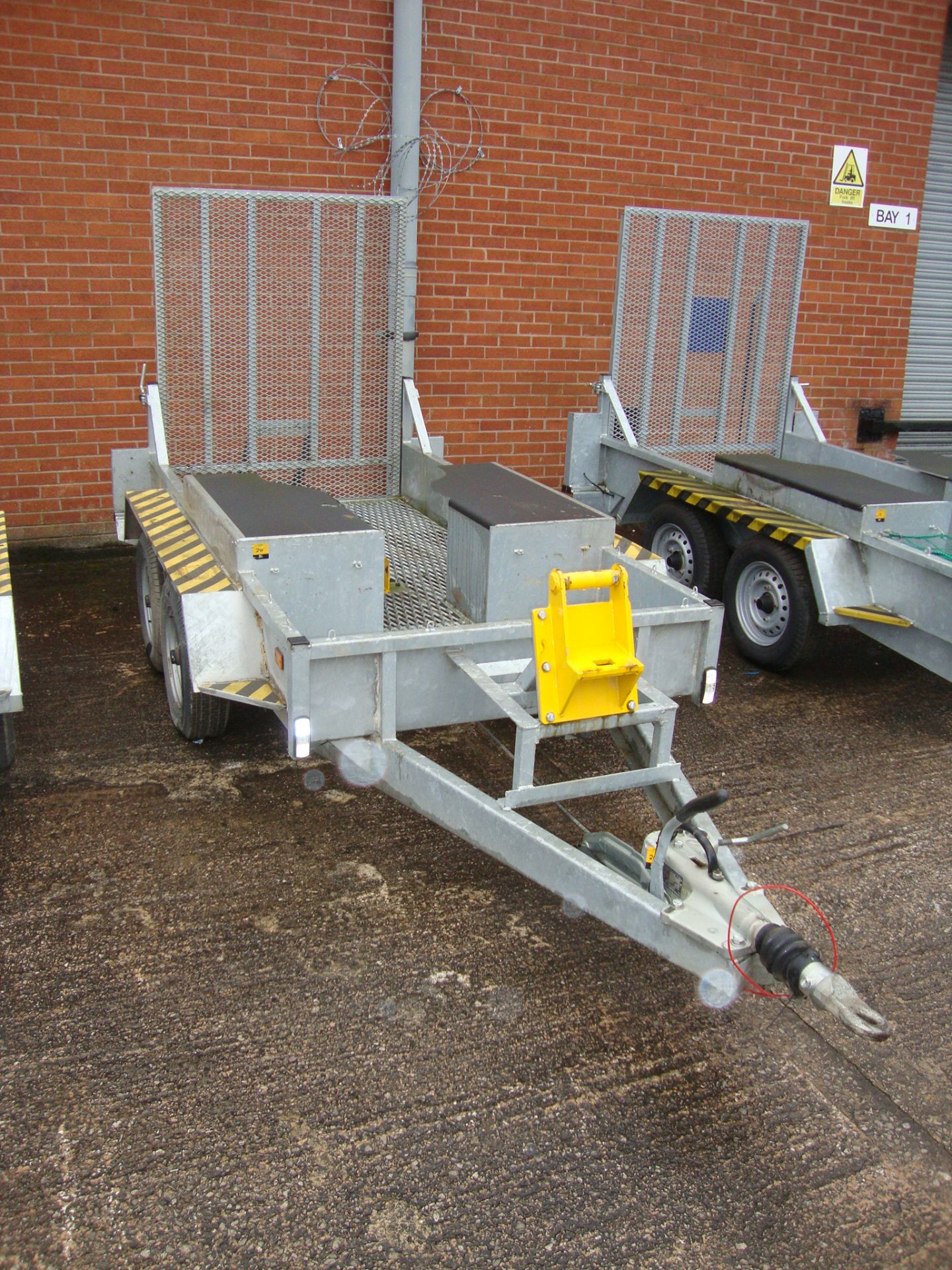Mini digger/excavator specialist trailer incorporating large drive-on ramp at rear, shrouds for - Image 2 of 9