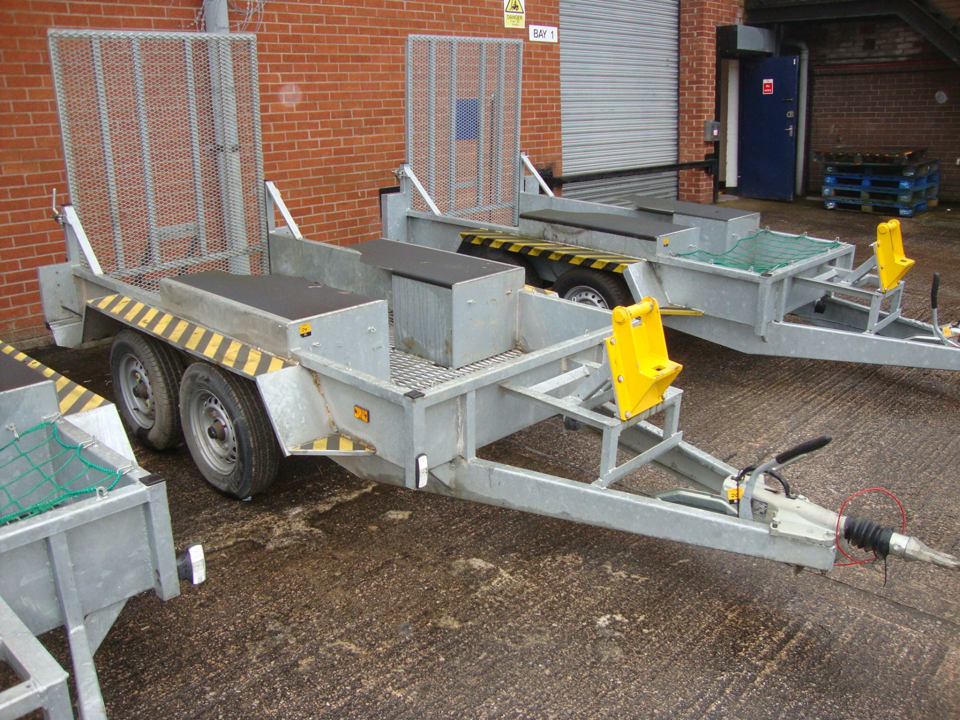 Mini digger/excavator specialist trailer incorporating large drive-on ramp at rear, shrouds for - Image 3 of 9