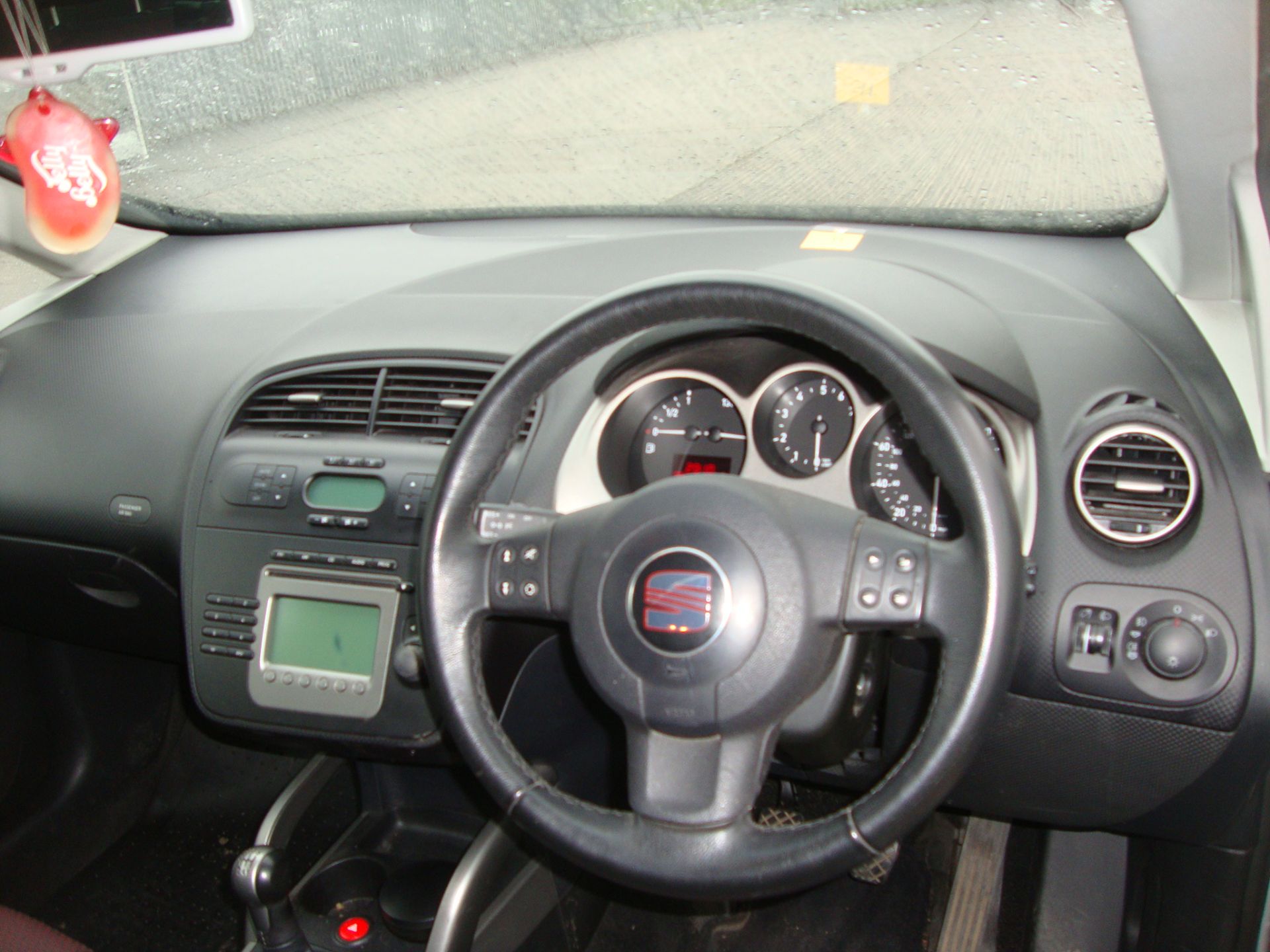YR05 WSY Seat Toledo Sport FSI 5-door hatchback - Image 7 of 12