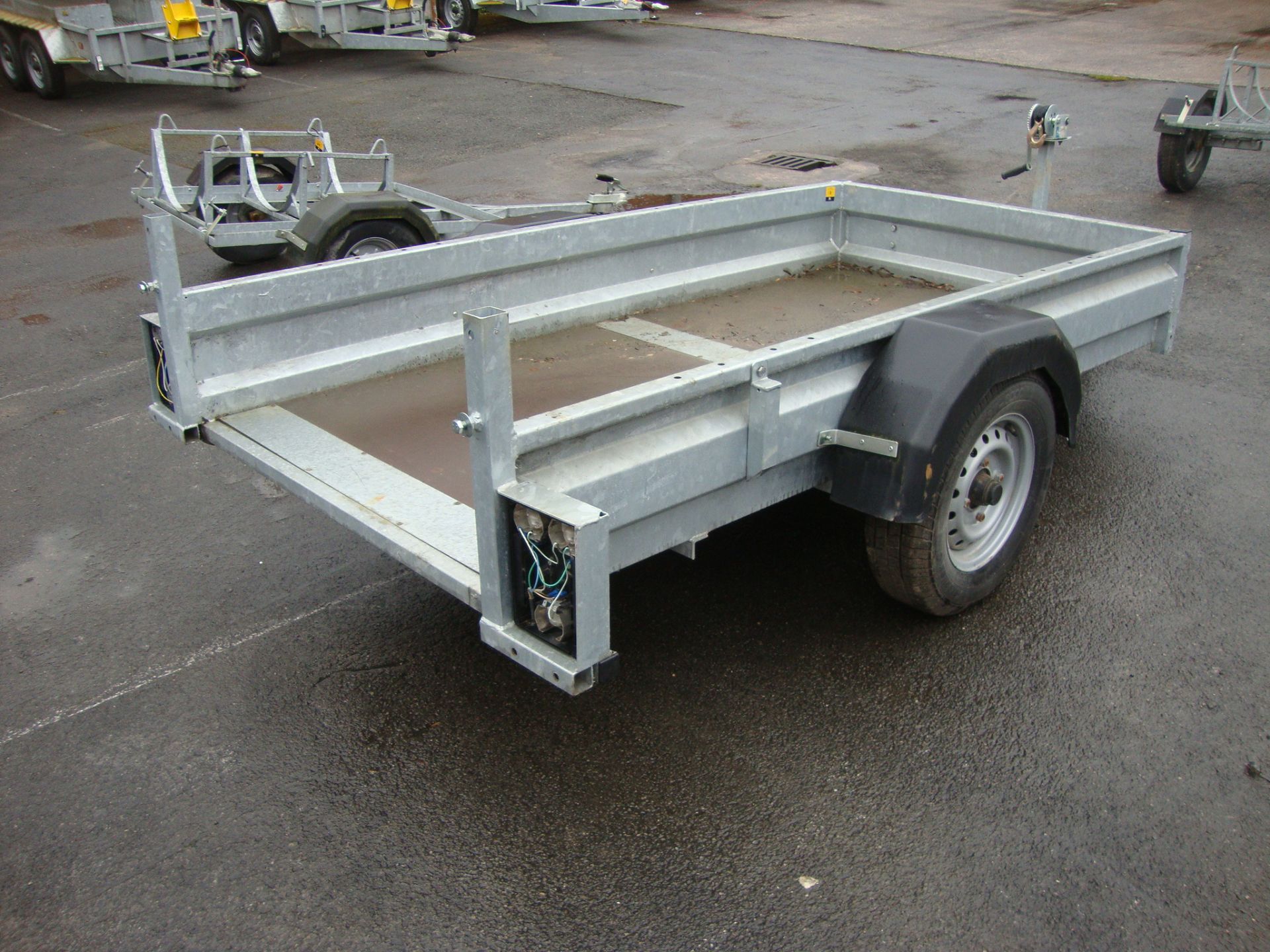Single axle trailer with open rear (suitable for attaching a small drop down panel or a large ramp), - Image 3 of 7