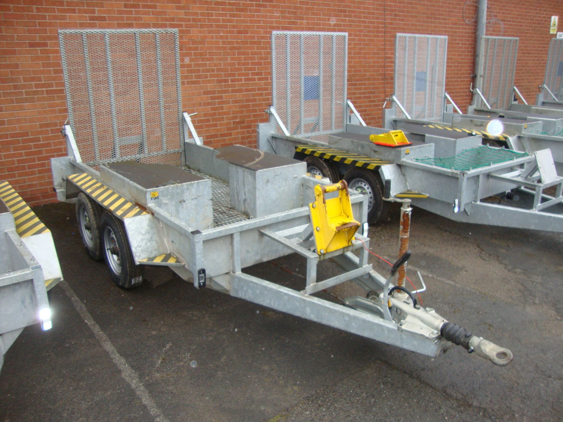Mini digger/excavator specialist trailer incorporating large drive-on ramp at rear, shrouds for - Image 2 of 8