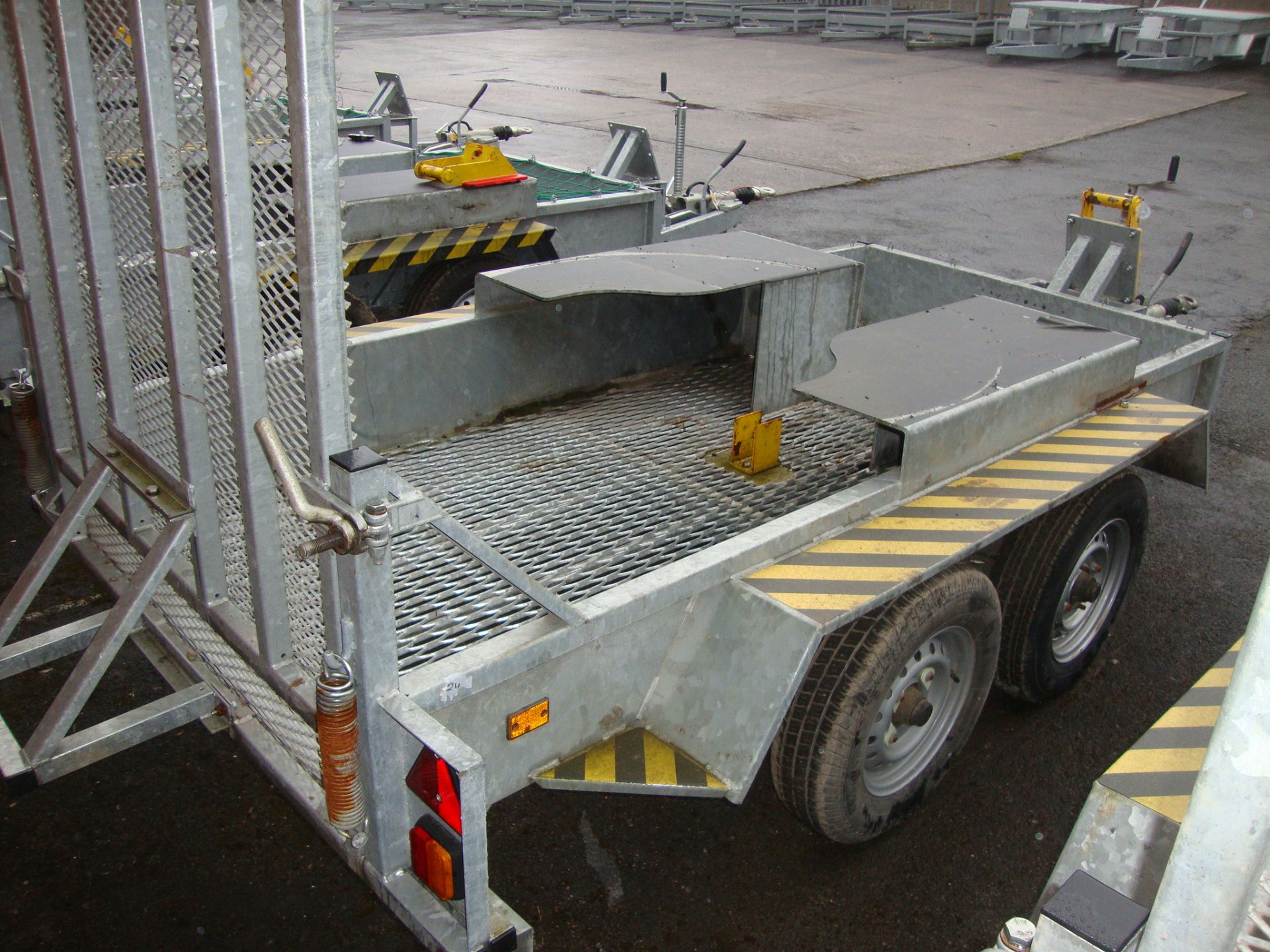 Mini digger/excavator specialist trailer incorporating large drive-on ramp at rear, shrouds for - Image 7 of 8