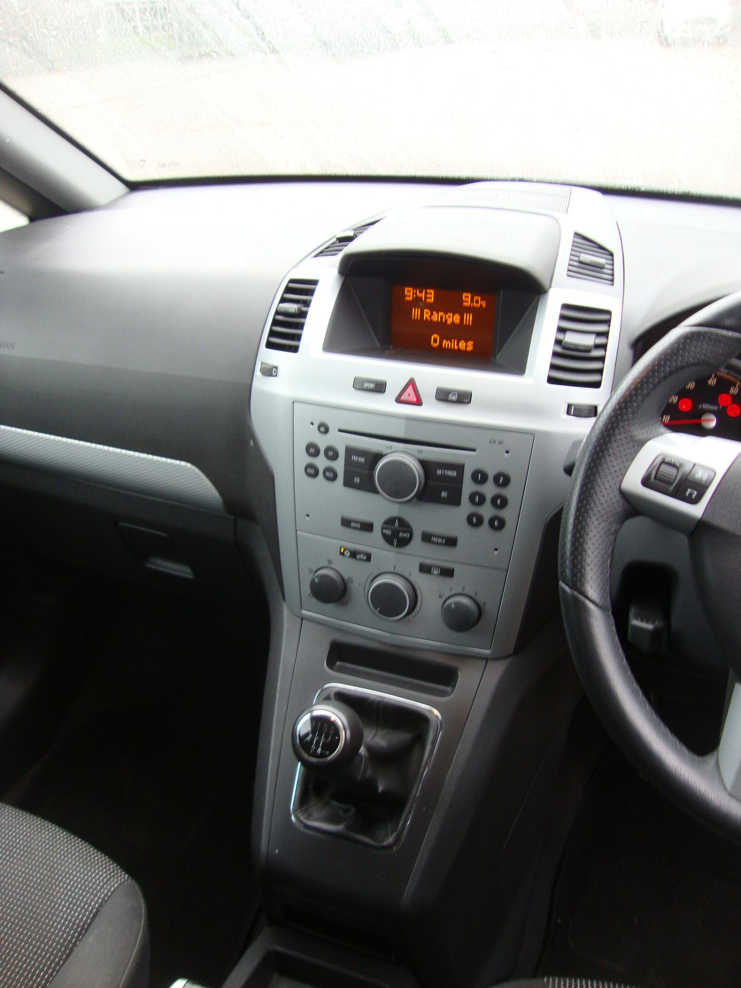 KG56 CJO Vauxhall Zafira SRI XP 140 7-seat MPV - Image 11 of 14