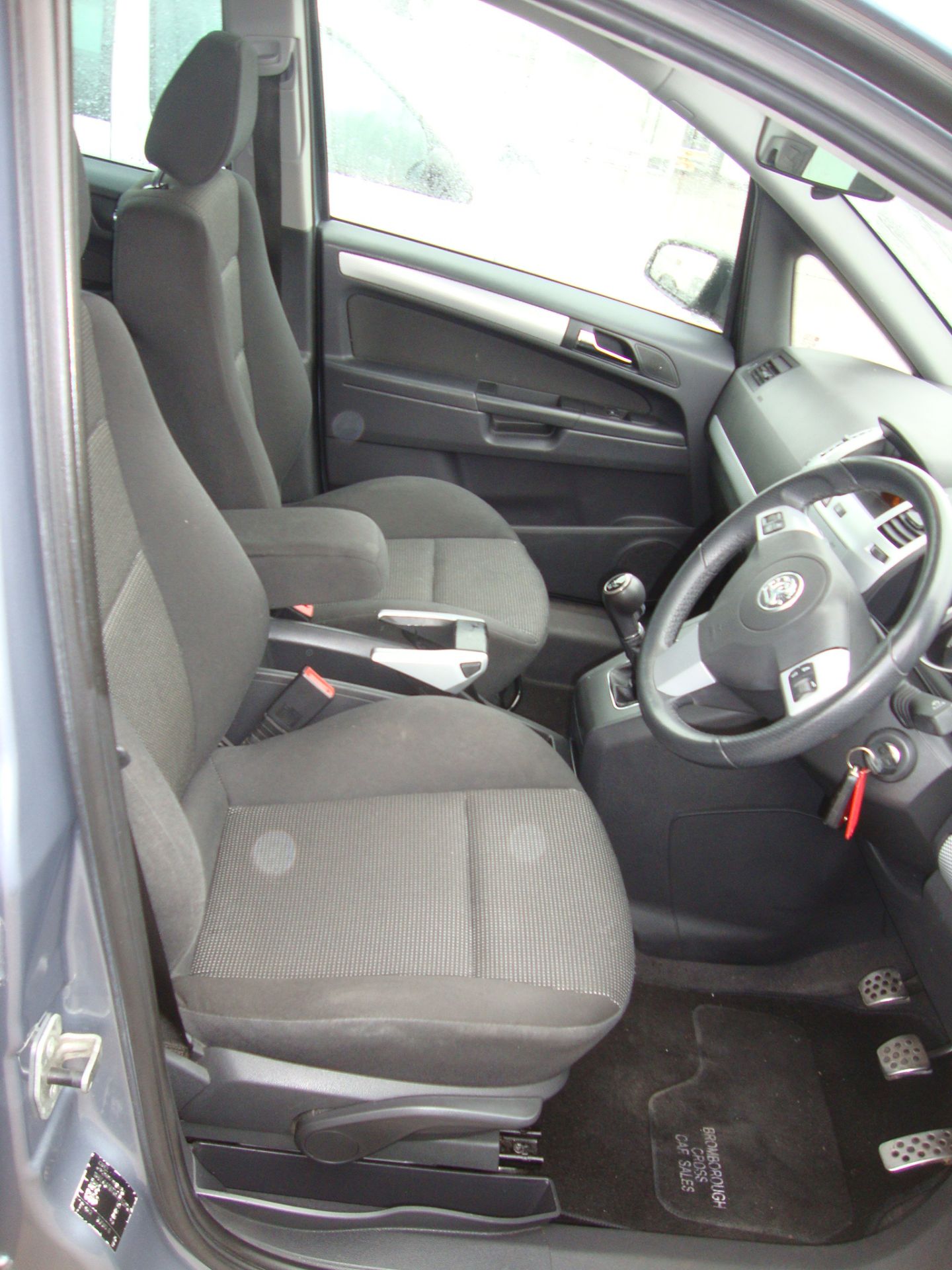 KG56 CJO Vauxhall Zafira SRI XP 140 7-seat MPV - Image 8 of 14