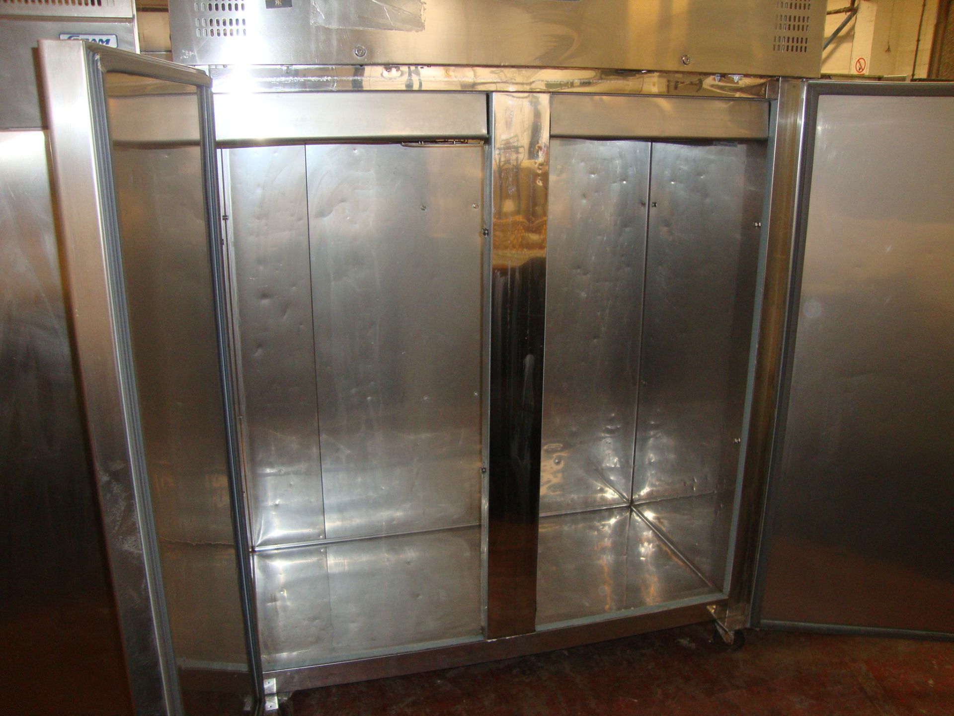 Polar U635 refrigeration mobile large stainless steel twin door freezer - Image 3 of 4