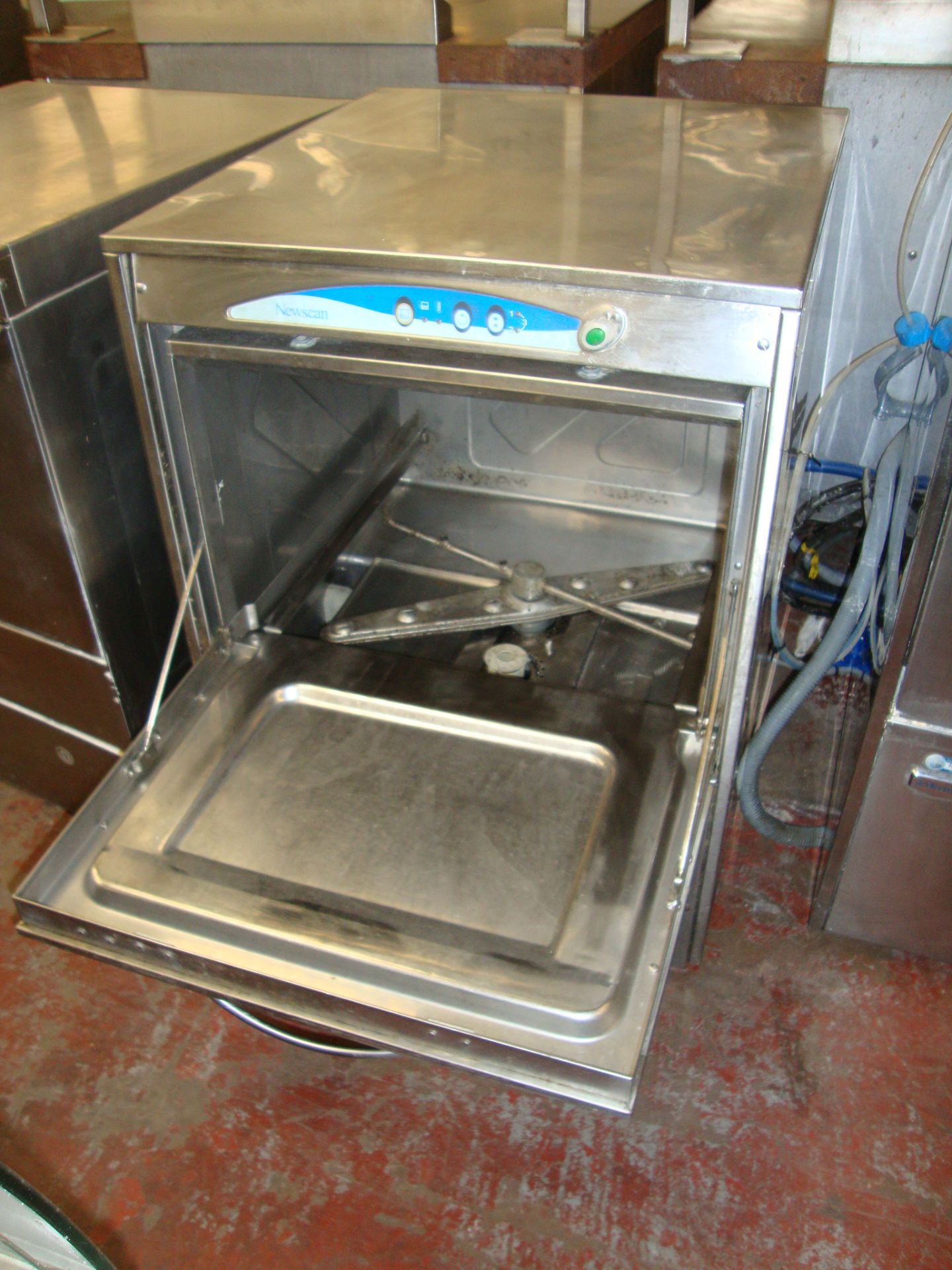 Alamber Newscan stainless steel glass washer/dishwasher - Image 2 of 3