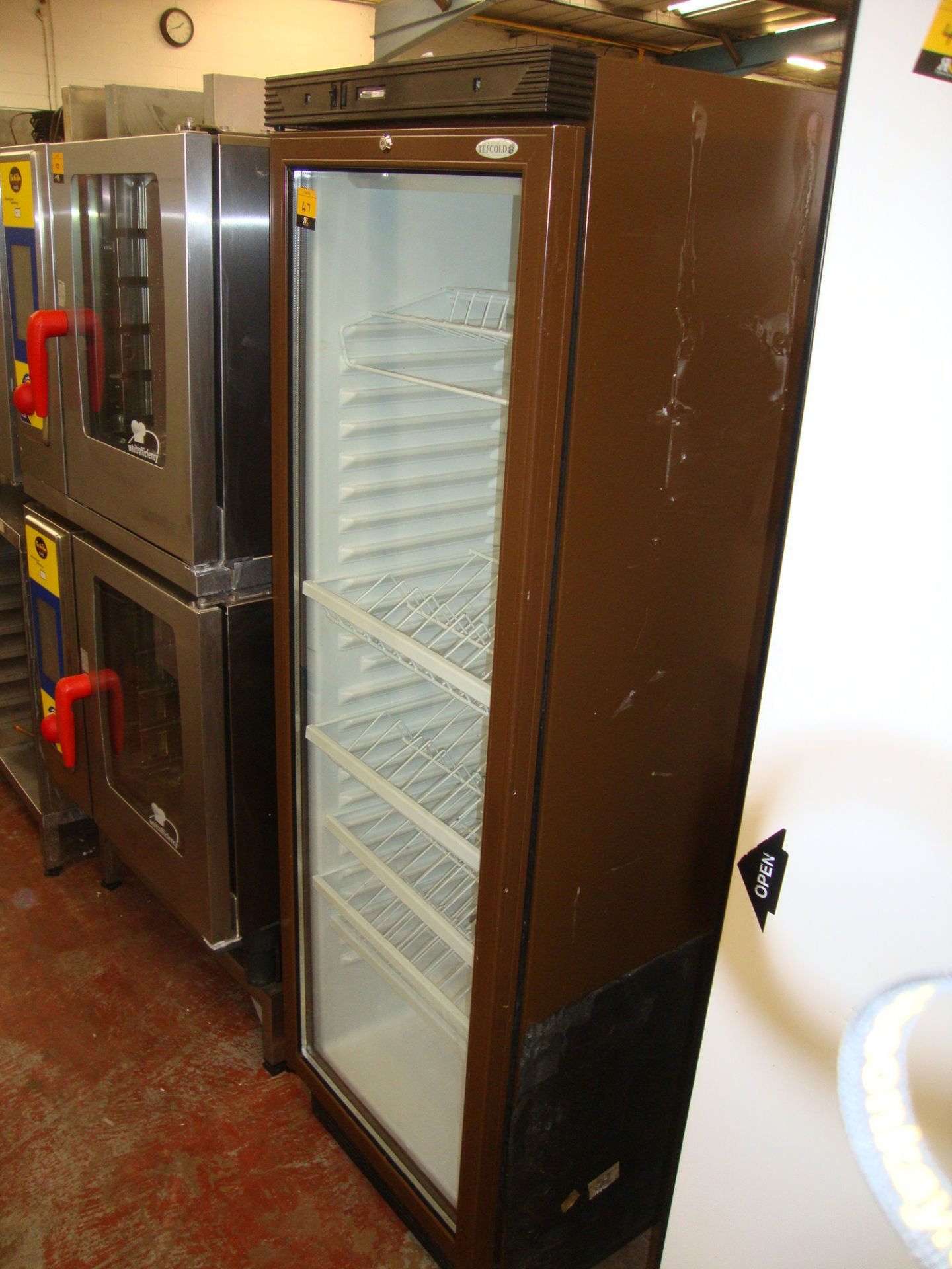 Tefcold model FS1380W floorstanding tall clear front drinks fridge - Image 2 of 4