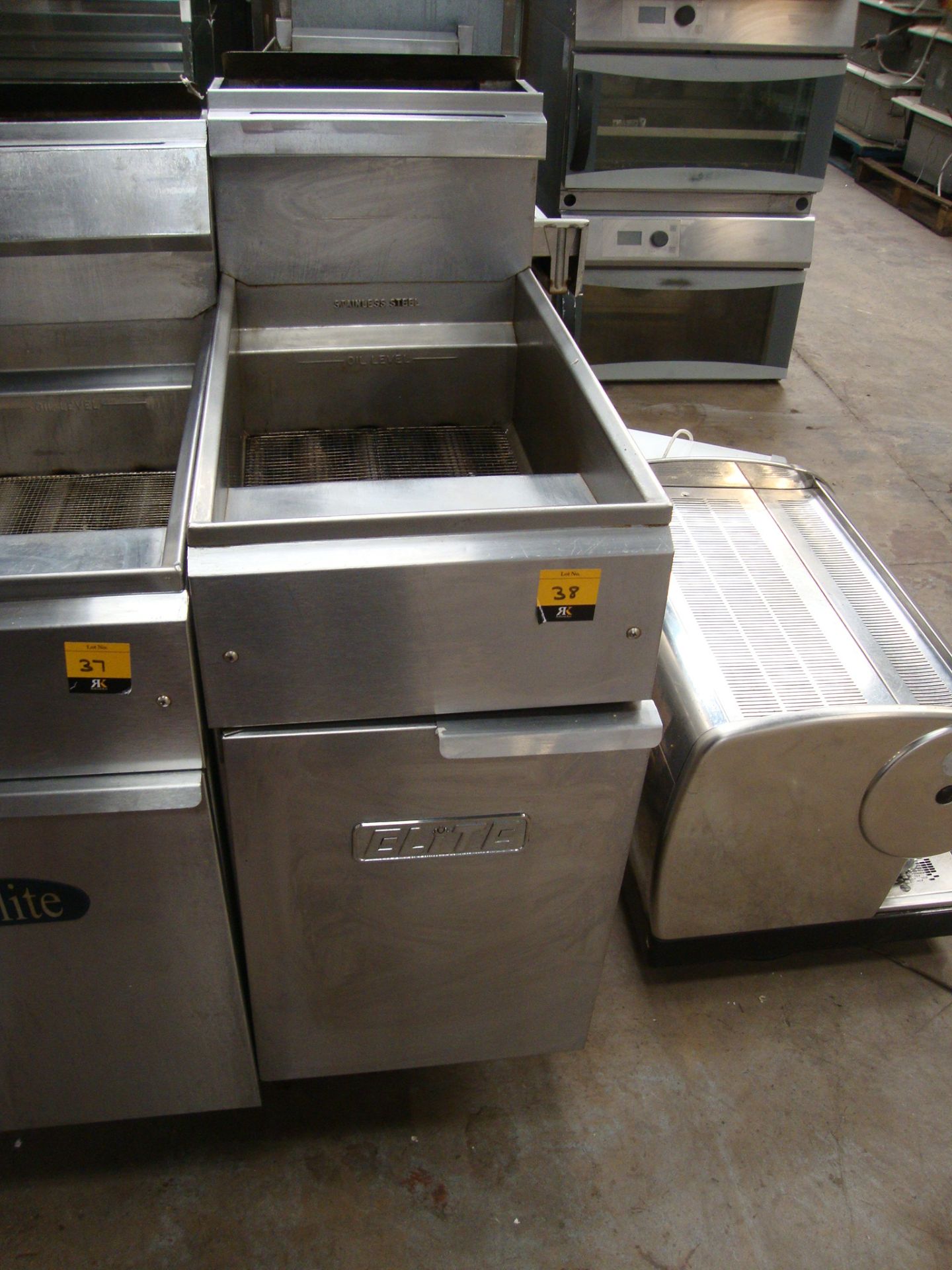 Elite stainless steel floorstanding deep fat fryer