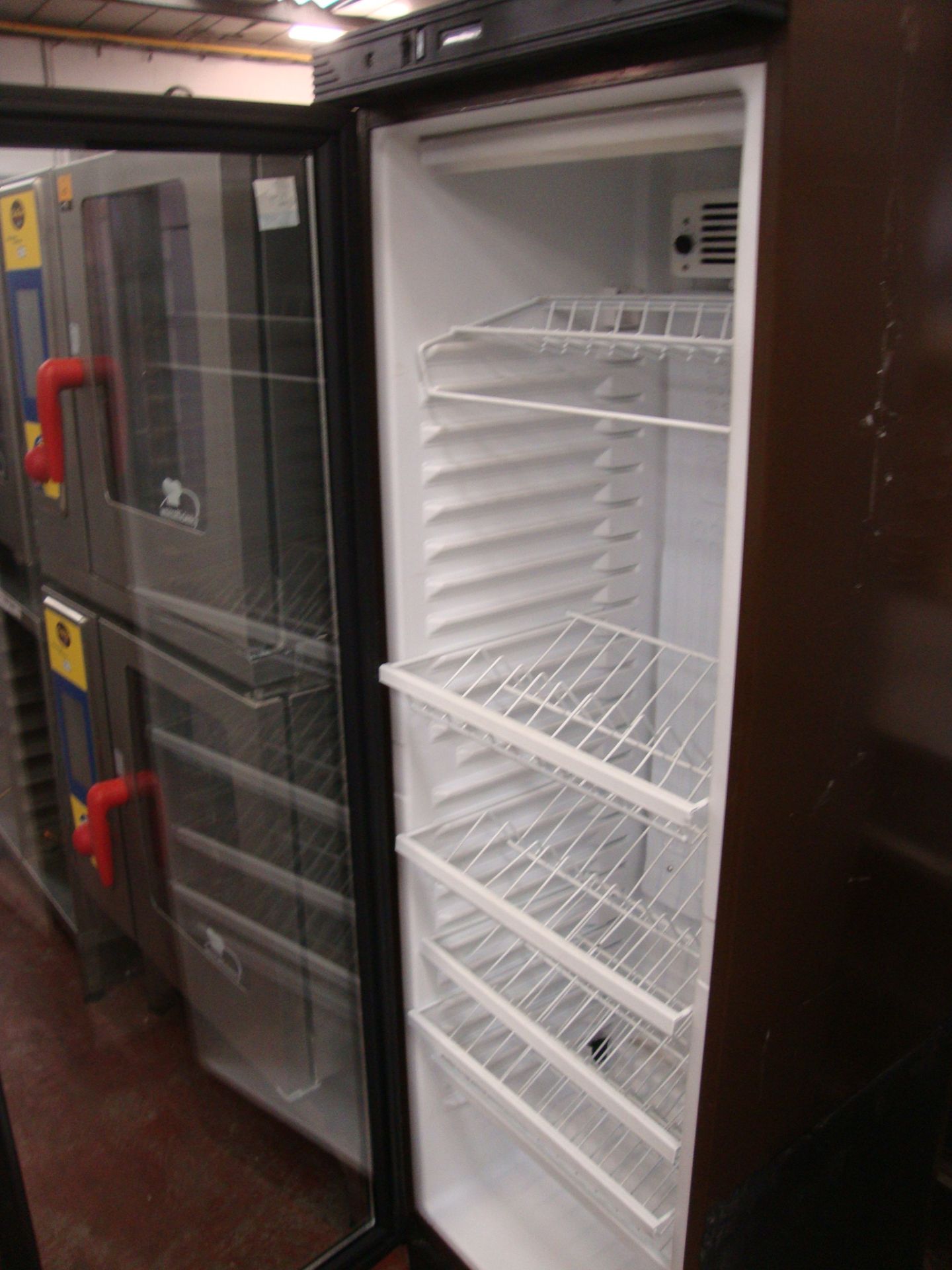 Tefcold model FS1380W floorstanding tall clear front drinks fridge - Image 3 of 4