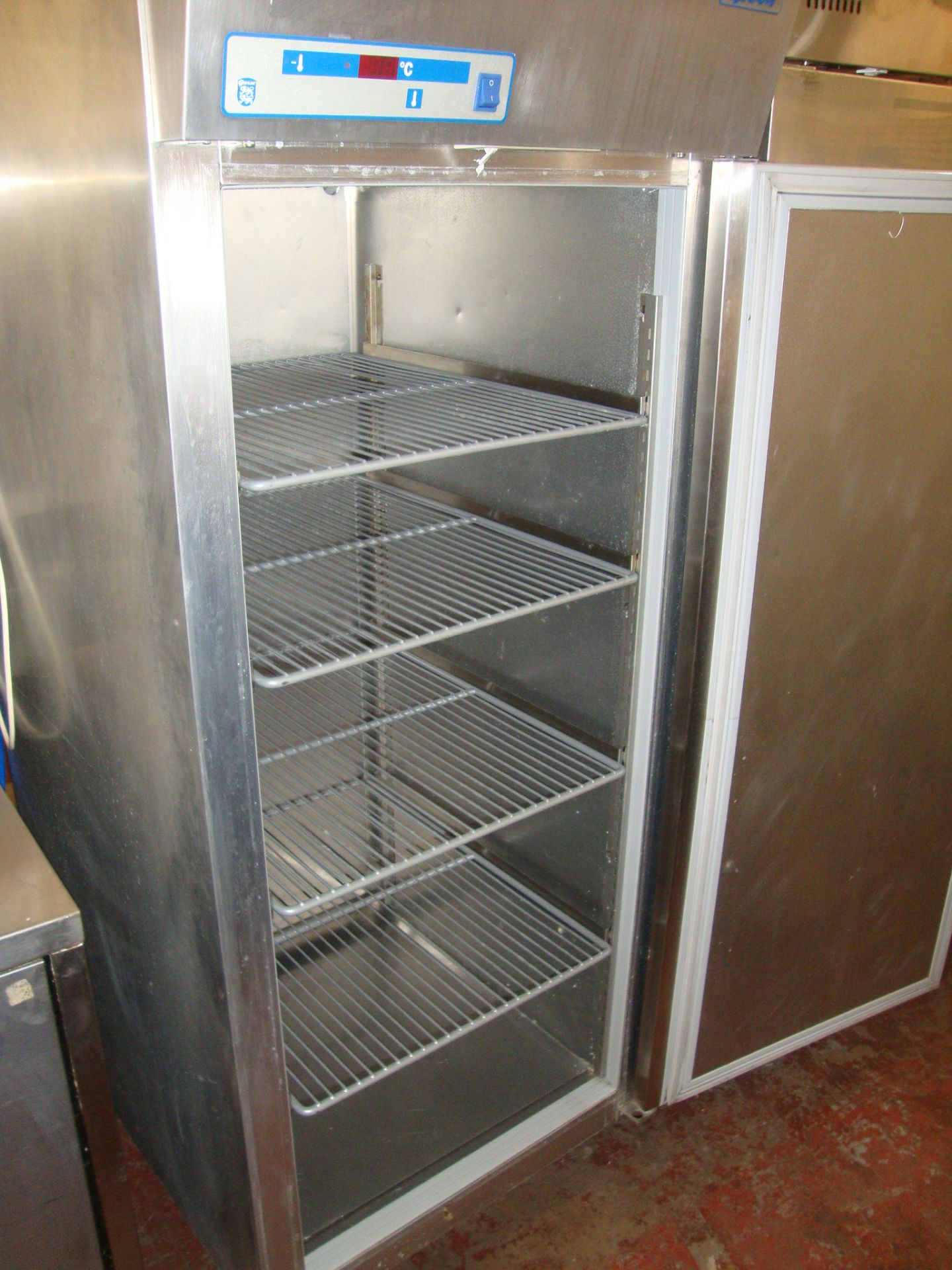 Gram F600 OPRHSE stainless steel mobile tall freezer - Image 2 of 4