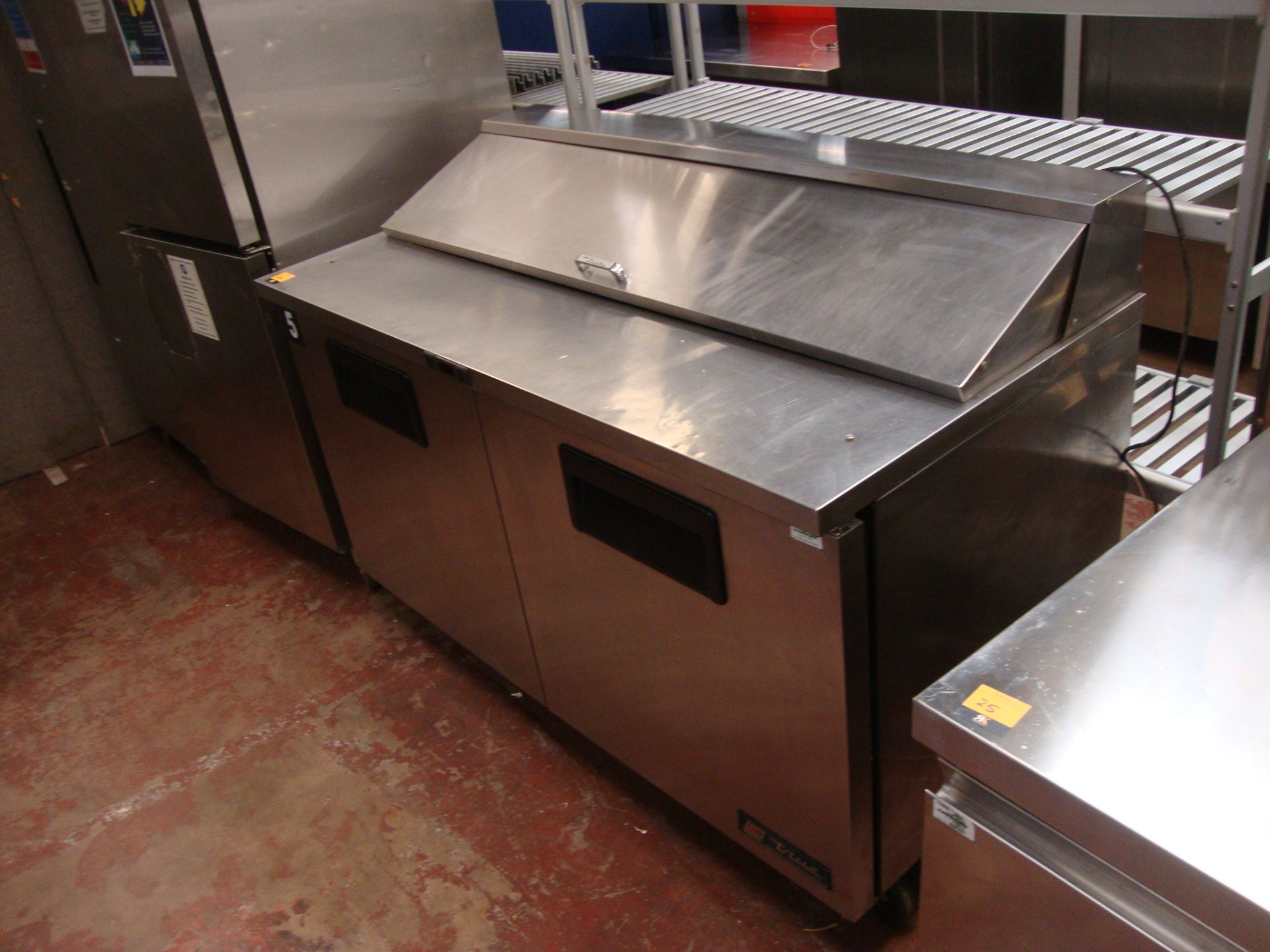 True model TSSU60-16 stainless steel mobile refrigerated unit with hinged compartment on top for - Image 2 of 5