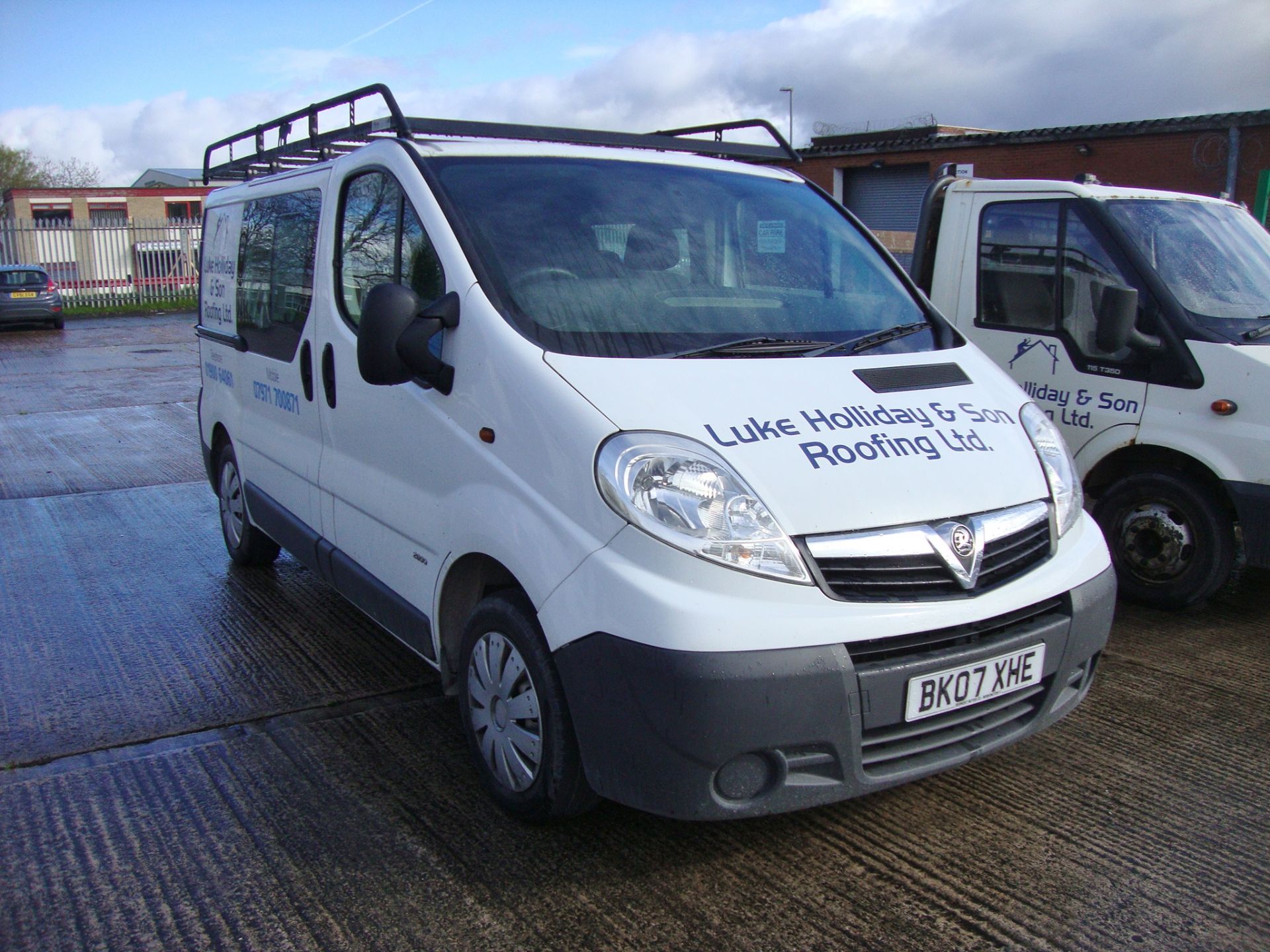 2007 Vauxhall Vivaro 2900 D/C SWB van with 2nd row of seats and additional glazing