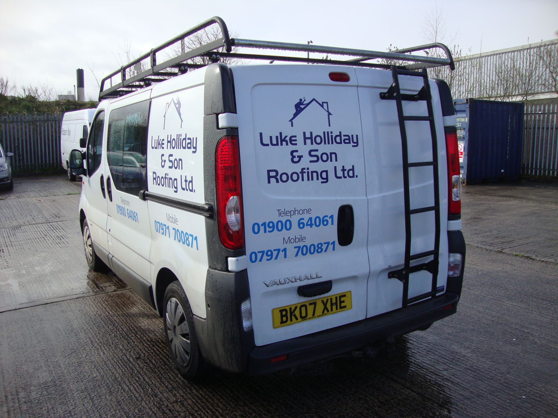 2007 Vauxhall Vivaro 2900 D/C SWB van with 2nd row of seats and additional glazing - Image 3 of 22