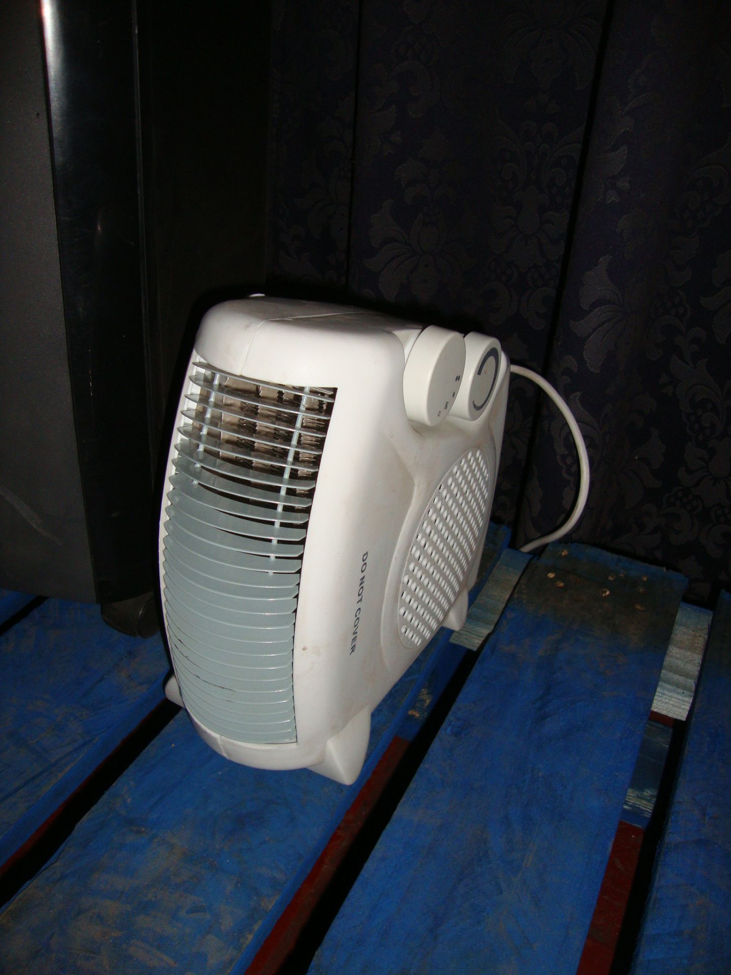 Office equipment comprising Fellowes shredder, Nokia mobile phone and small fan heater - Image 3 of 4