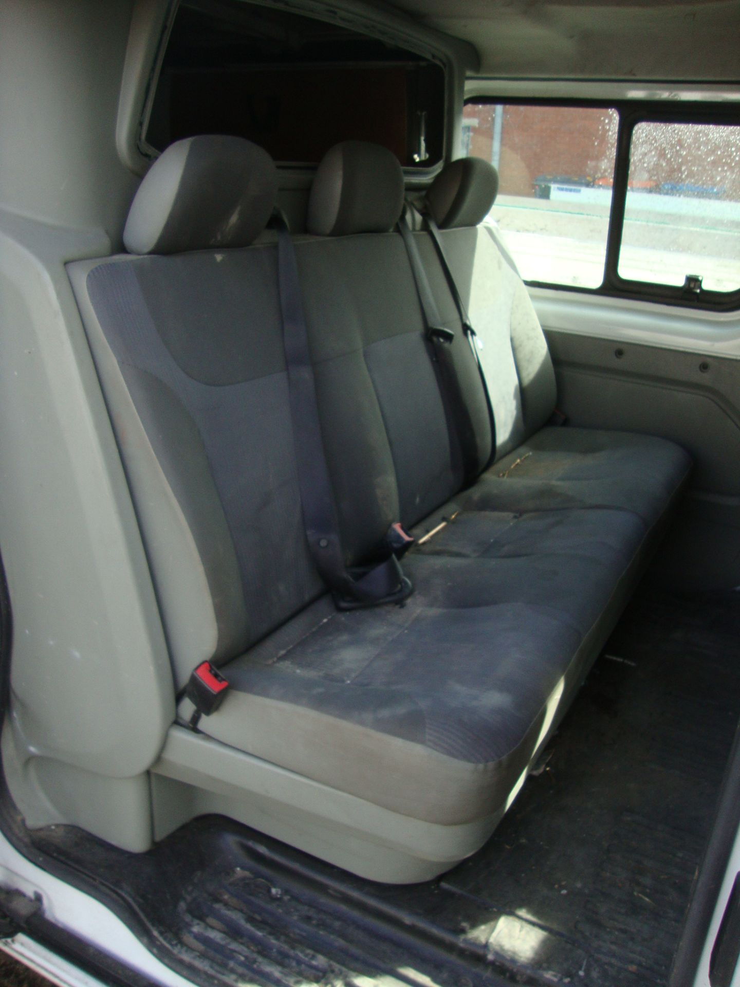 2007 Vauxhall Vivaro 2900 D/C SWB van with 2nd row of seats and additional glazing - Image 6 of 22