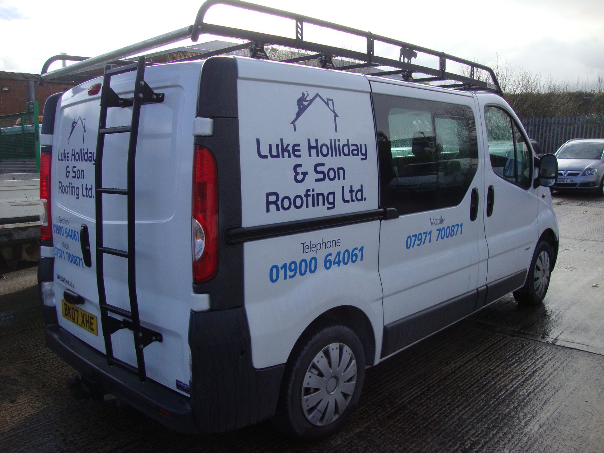 2007 Vauxhall Vivaro 2900 D/C SWB van with 2nd row of seats and additional glazing - Image 4 of 22