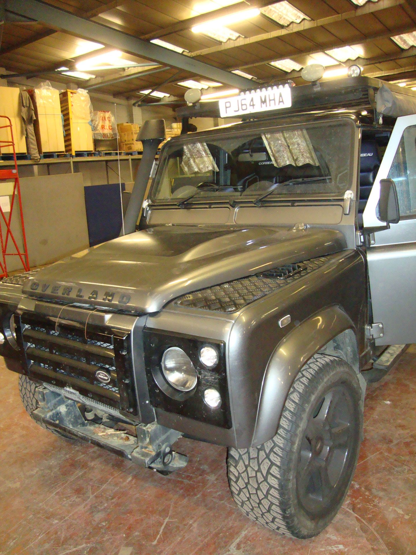 2014 Land Rover Defender 110 XS 2.2 TDCi Utility Wagon SMC Over Land Flat Dog Special - Image 8 of 37