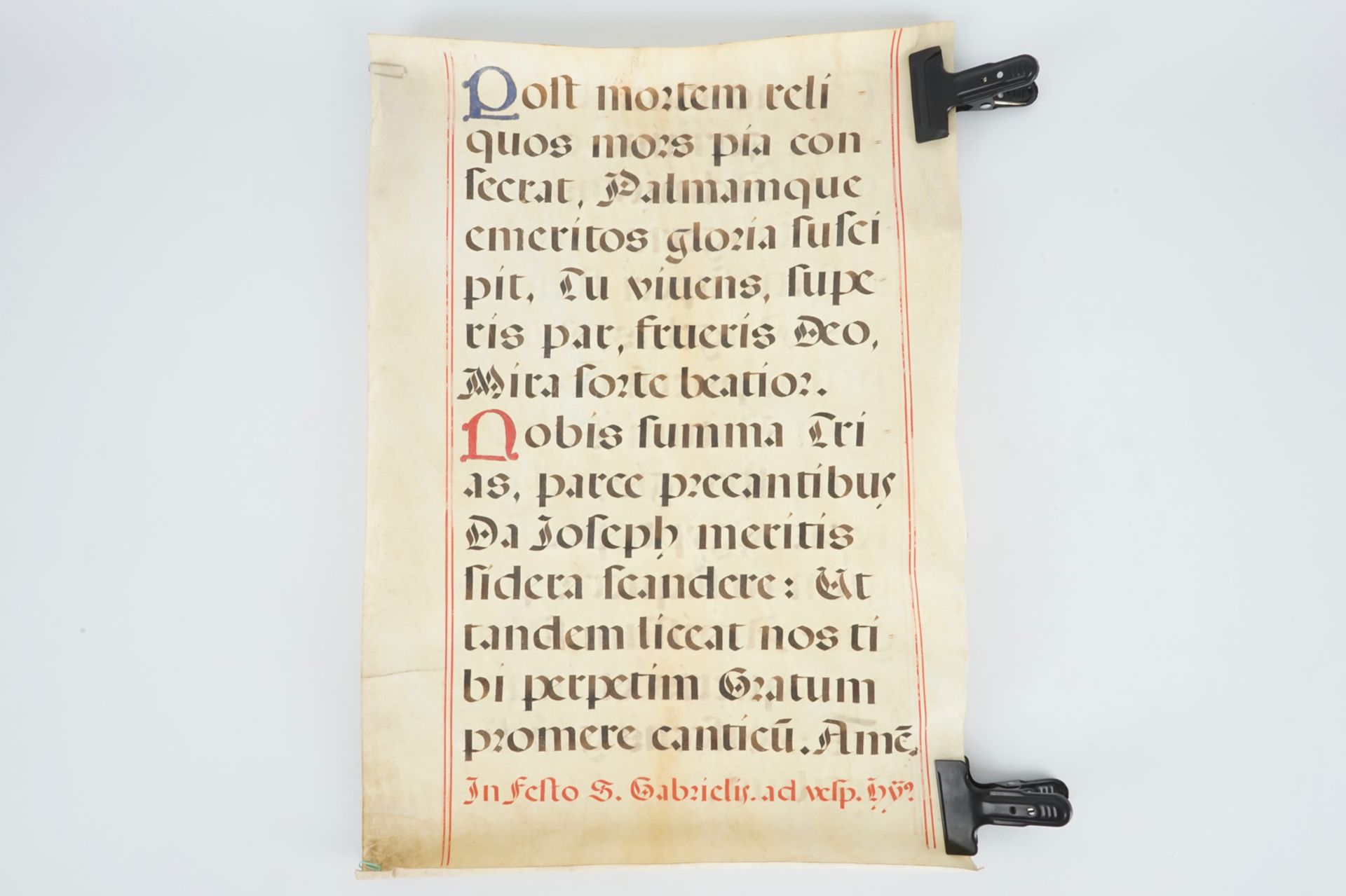 3 large pages from an antiphonary, 17/18th C. Dim.: 70,5 x 49 cm Condition reports and high - Image 5 of 7