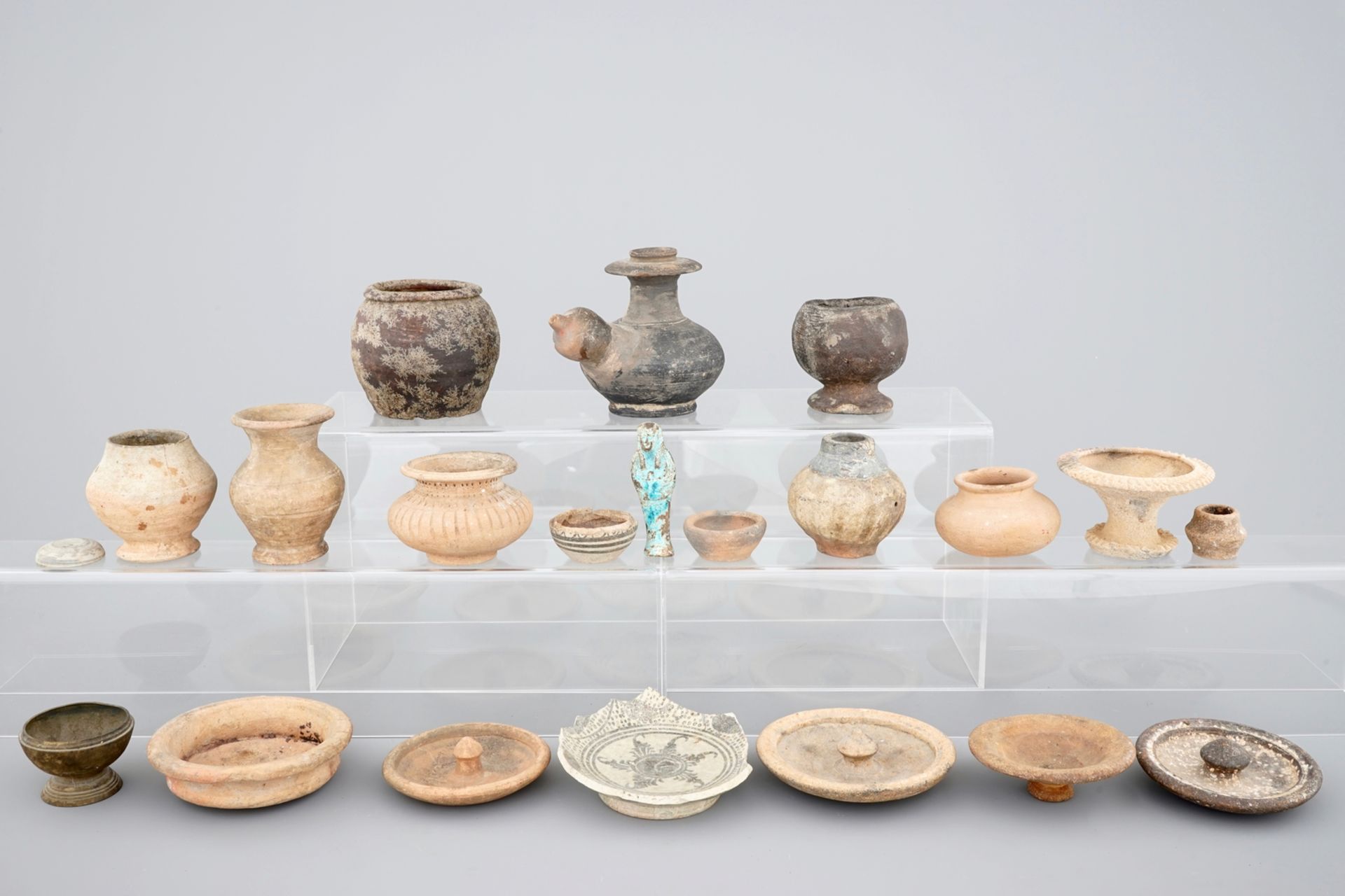 A collection of archaeological finds, Middle-East and Northern-Africa, 15th C. and earlier H.: 12 cm