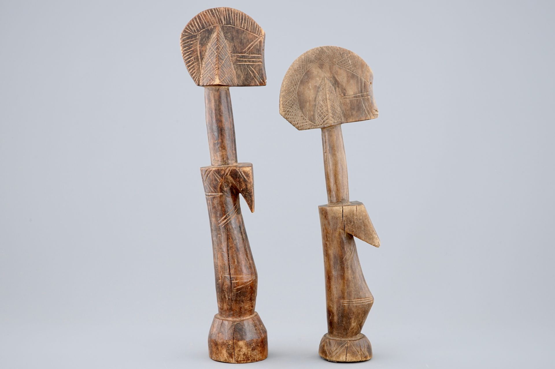 Two African carved wood figures of fertility dolls, Mossi, Congo, mid 20th C. H.: 35 cm Condition - Image 2 of 6