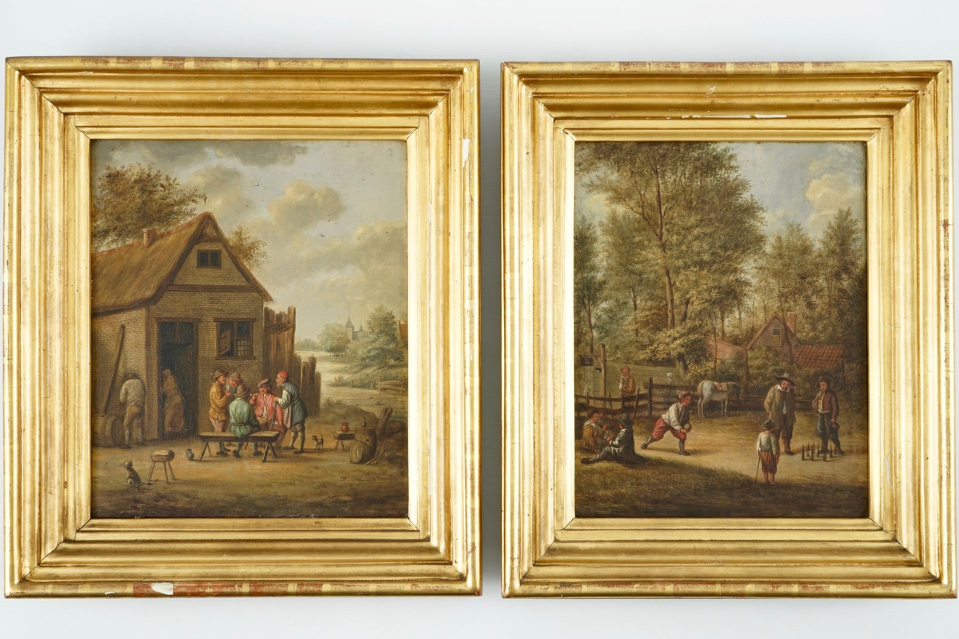 A pair of folk scenes near a tavern, oil on panel, early 19th C. Dim.: 46 x 39 cm - Dim.: 34 x 27 cm