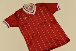 IAN RUSH SIGNED LIVERPOOL FC HOME SHIRT Condition: no problems other than pin-holes, no number to