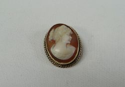 9ct GOLD CAMEO BROOCH/PENDANT, 7.7gms