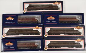 A SELECTION OF 7 BACHMANN 00 GAUGE PASSENGER AND UTILITY COACHES