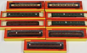 A SELECTION OF 9 HORNBY 00 GAUGE BR PASSENGER COACHES