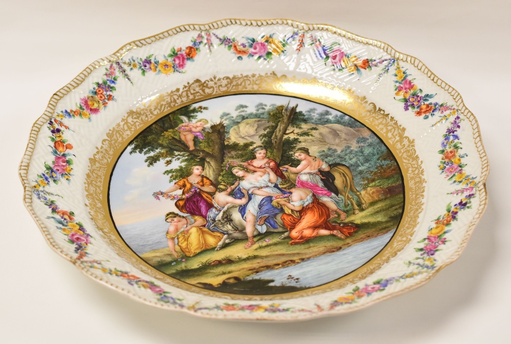 A LATE TWENTIETH CENTURY MEISSEN CHARGER OF SECOND QUALITY with a large internal classical depiction - Image 2 of 2