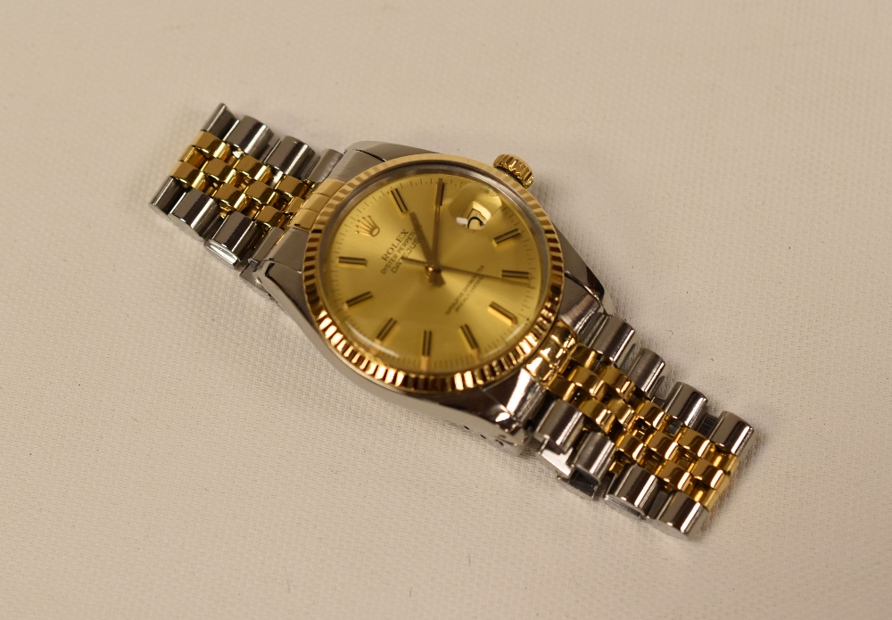 GENTS ROLEX OYSTER PERPETUAL DATEJUST in mint condition, with original certificate and three spare