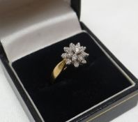 A DIAMOND FLORAL CLUSTER & 14K GOLD RING, 4.2gms