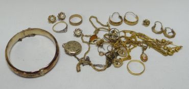 A PARCEL OF MINOR MIXED GOLD / PART-GOLD / YELLOW METAL JEWELLERY, 43gms total gross (approx)