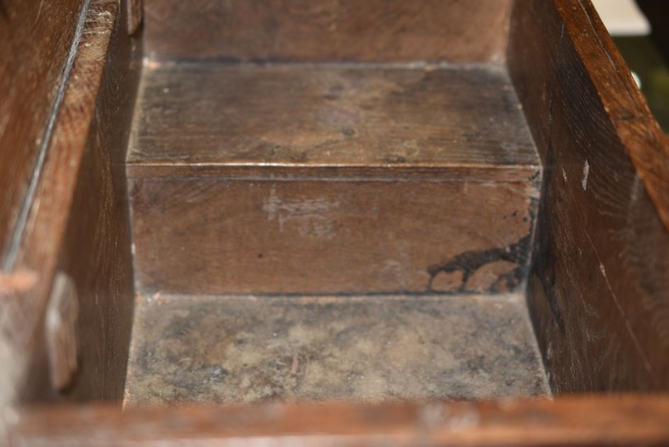 AN EIGHTEENTH CENTURY WELSH OAK COFFER-BACH of moulded panelled form with hinging lid above a single - Image 18 of 23