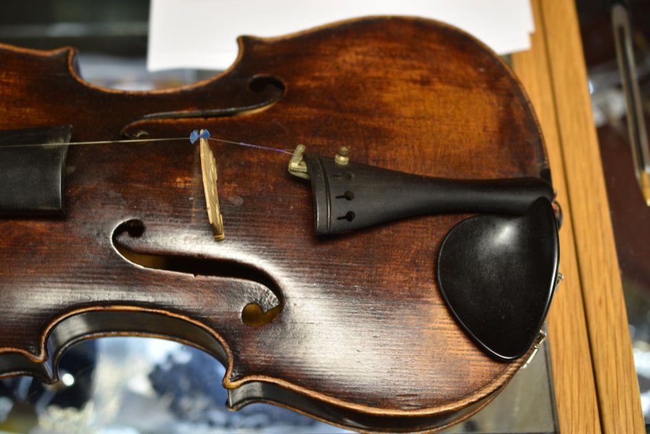 AN ANTIQUE VIOLIN, BOW & CASE Provenance: The Estate of Thomas Ifor Rees, the first British - Image 2 of 8