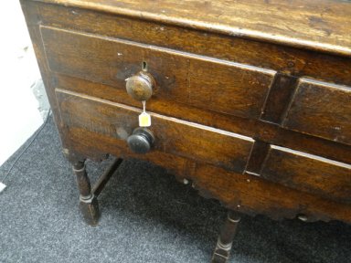AN EARLY NINETEENTH CENTURY WELSH OAK DRESSER, the base with an arrangement of six drawers and - Image 16 of 18