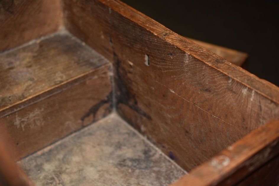 AN EIGHTEENTH CENTURY WELSH OAK COFFER-BACH of moulded panelled form with hinging lid above a single - Image 17 of 23