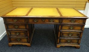 AN IMPRESSIVE TITCHMARSH & GOODWIN OF IPSWICH HANDCRAFTED OAK DESK with tri-section tooled tan-