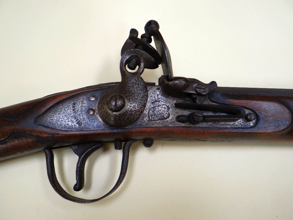 AN ANTIQUE 'ELEPHANT-GUN' HUNTING RIFLE with elephant symbol engraved to the metal plate, 170cms - Image 2 of 2